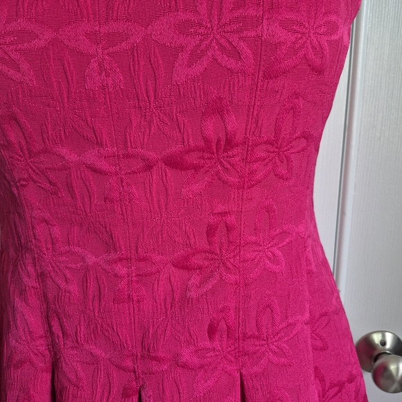 Jones Wear Dress Hot Pink Floral Texture A Line Sleeveless Pleated Dress 12 - Picture 4 of 10